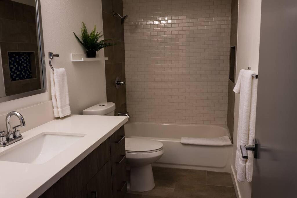 Stylish 2 Bed 1 And Half Bath Apartment Near Sofi Stadium, Lax, Forum Inglewood Kültér fotó
